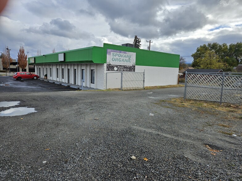 Primary Photo Of 3712-3716 E Sprague Ave, Spokane Showroom For Lease