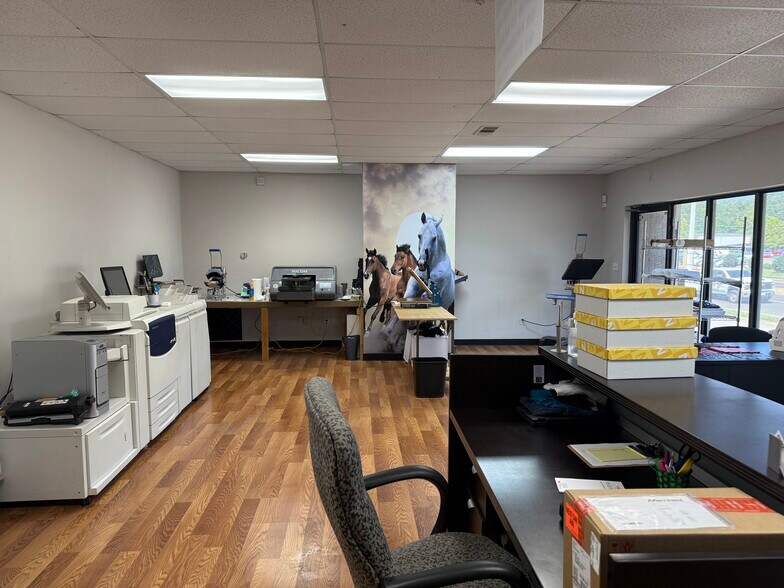 More Photos Of 5521 Pleasant View Rd, Memphis Light Distribution For Lease