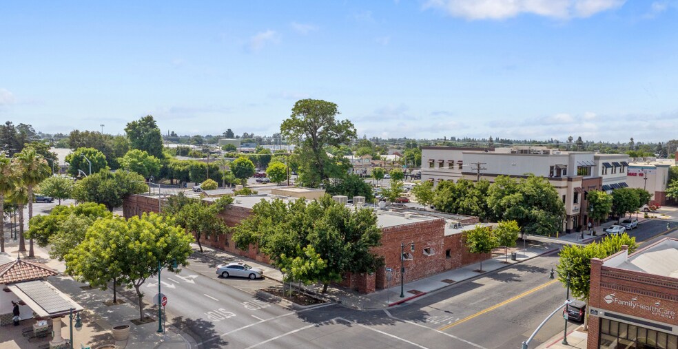 More Photos Of 401 E Center Ave, Visalia Restaurant For Sale