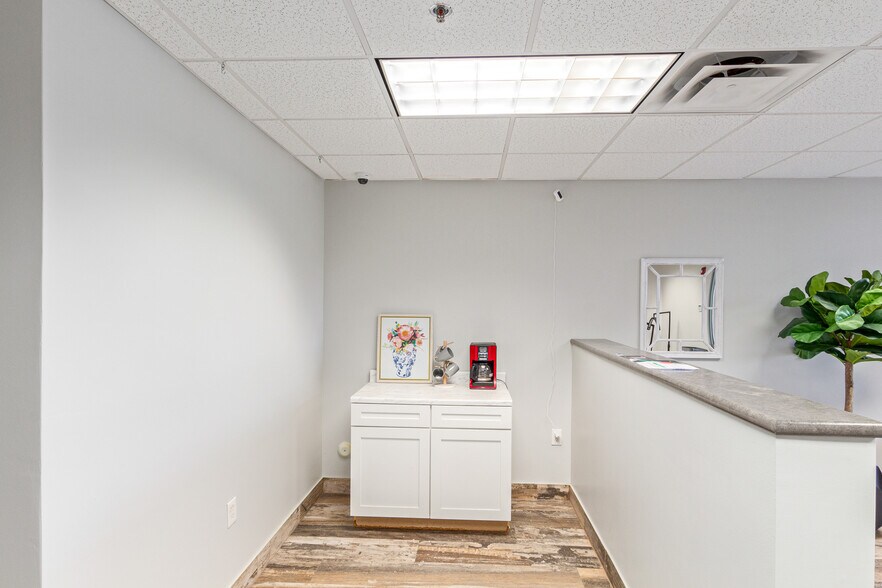 More Photos Of 12625 N Saguaro Blvd, Fountain Hills Storefront Retail Office For Sale