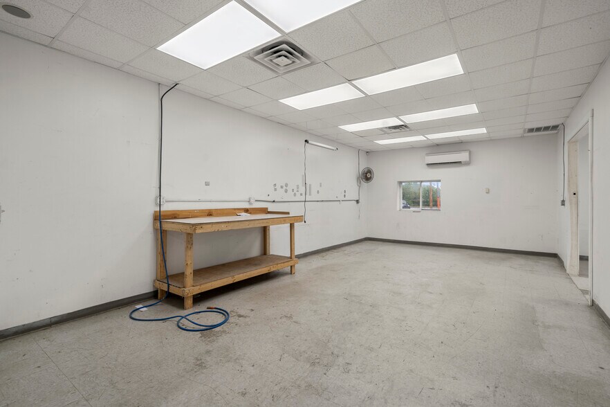 More Photos Of 597 Winthrop St, Taunton Manufacturing For Lease