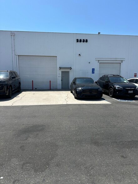 More Photos Of 2533 S Main St, Santa Ana Warehouse For Sale