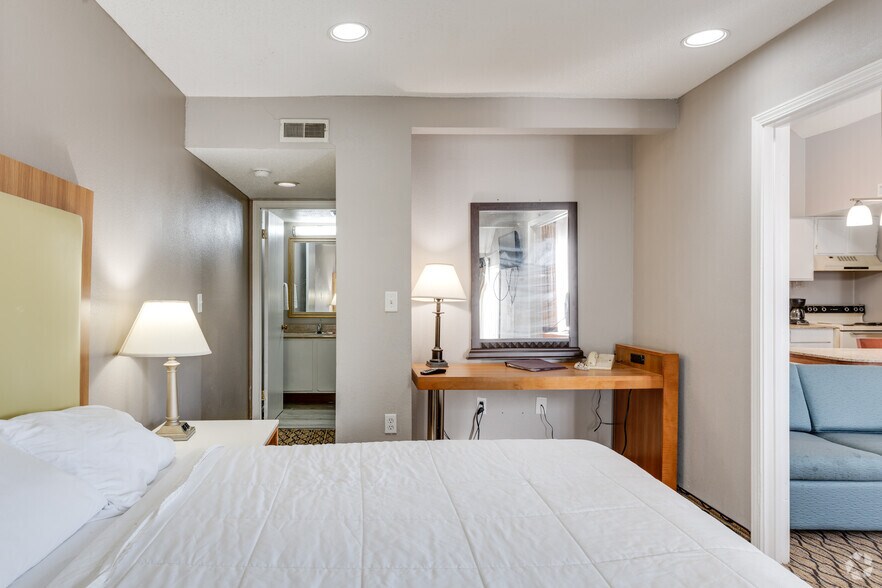 More Photos Of 4919 Lima Rd, Fort Wayne Hotel For Sale