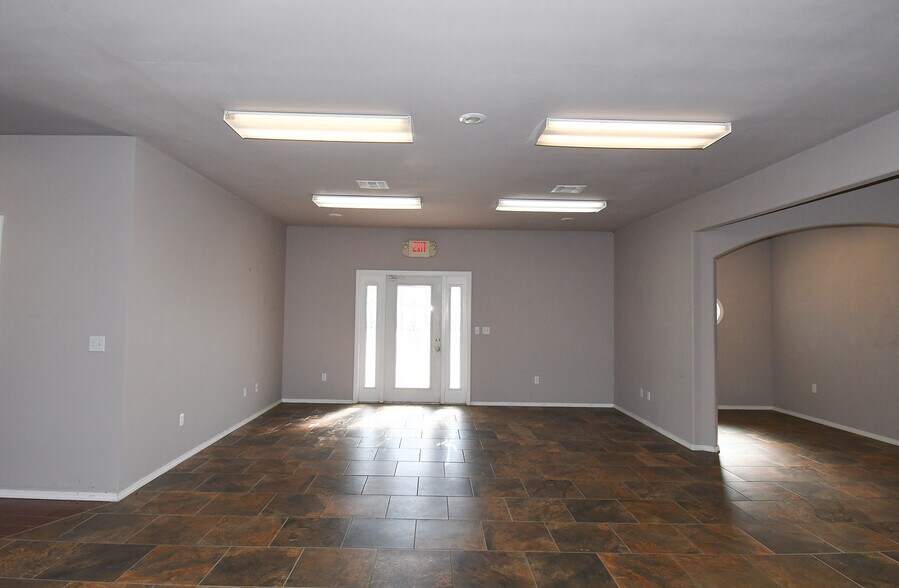 More Photos Of 455 W Ruth Ave, Sallisaw Office For Sale