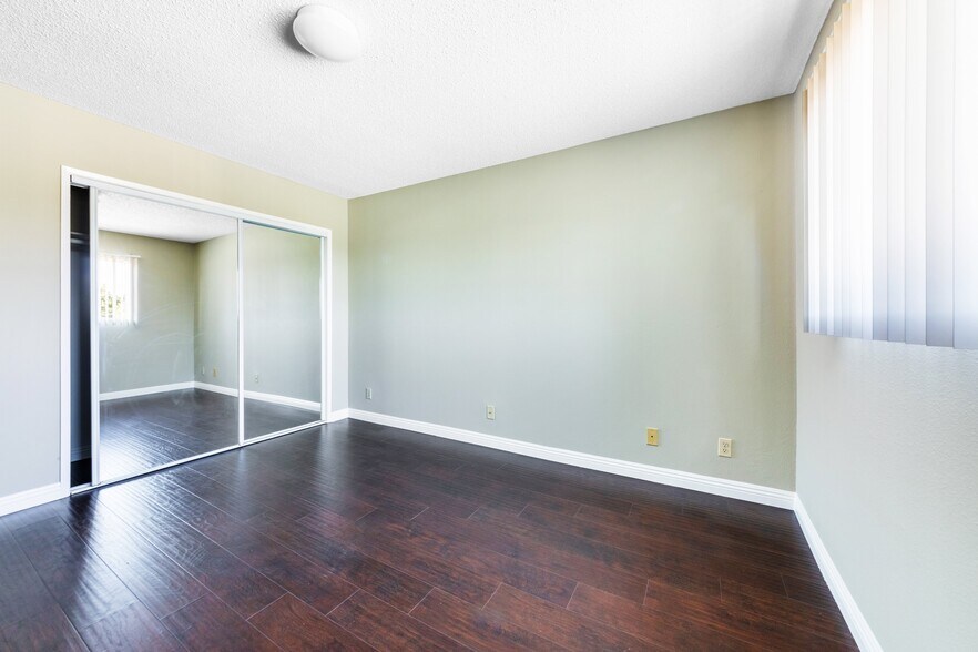 More Photos Of 13951 Moorpark St, Sherman Oaks Apartments For Sale