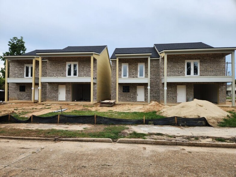 More Photos Of 400 10th Street, Lake Charles Apartments For Sale