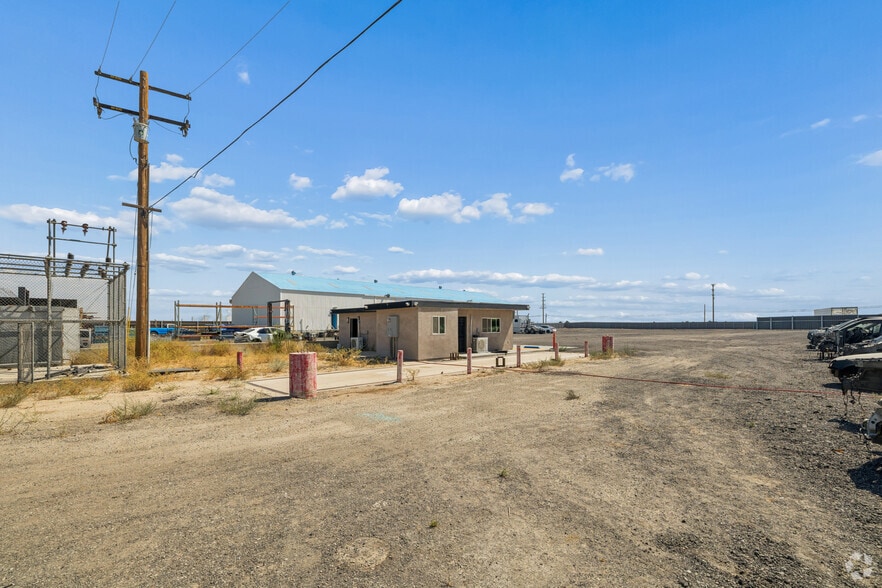 More Photos Of 45761 Division St, Lancaster Warehouse For Sale