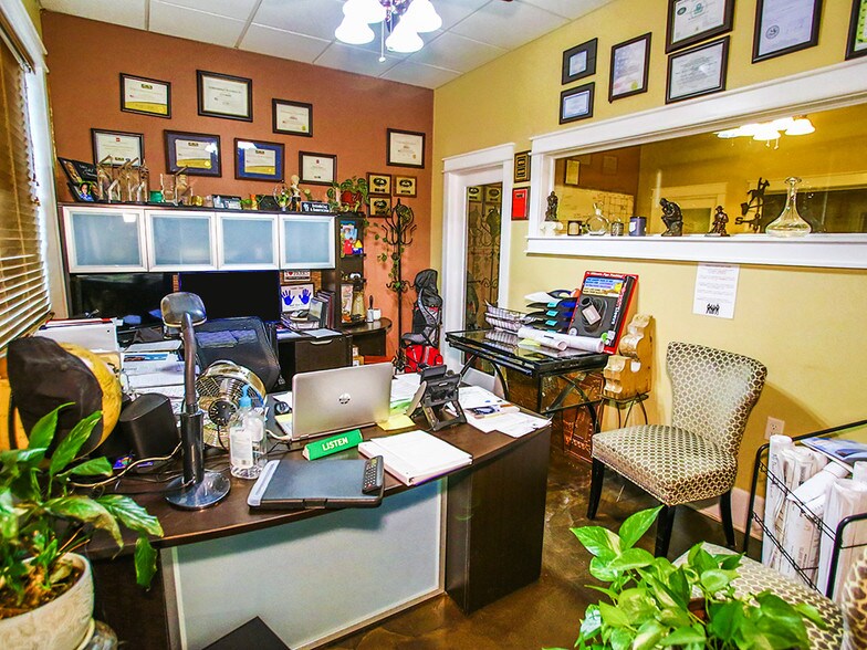 More Photos Of 42 Windsor Hwy, New Windsor Township Storefront Retail Office For Lease