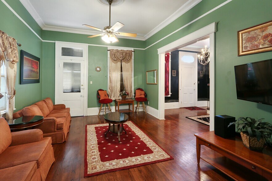 More Photos Of 1030 Burgundy St, New Orleans Apartments For Sale
