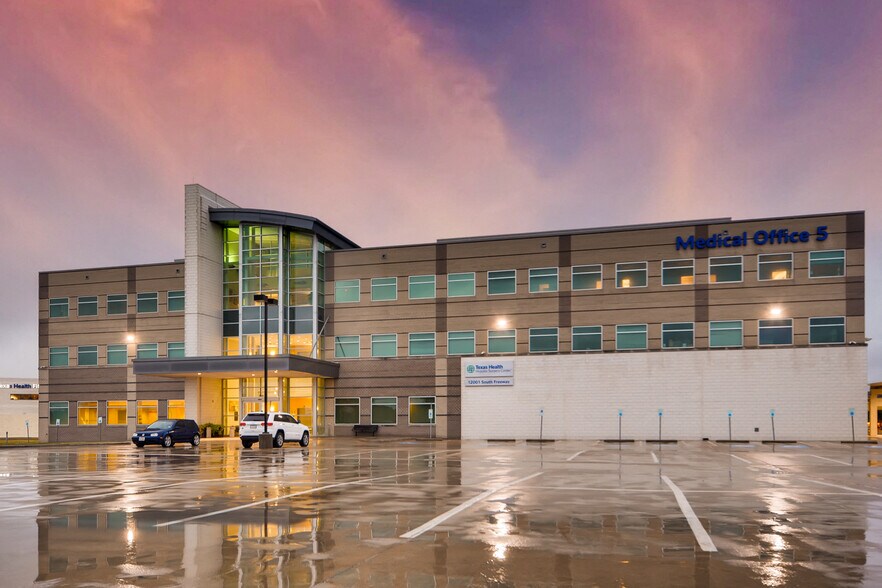 More Photos Of 12001 South Fwy, Burleson Medical For Lease