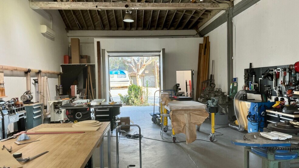 More Photos Of 4413B W Jefferson Blvd, Los Angeles Industrial For Lease