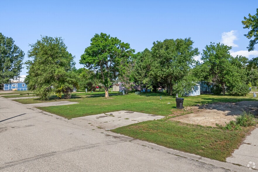 More Photos Of 2600 University Ave, Williston Manufactured Housing Mobile Home Park For Sale