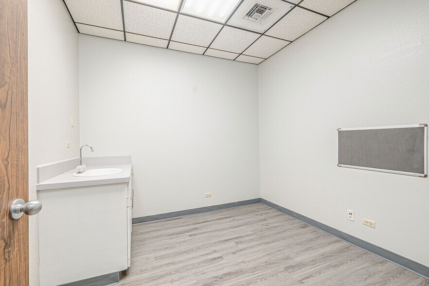 More Photos Of 2407 W Louisiana Ave, Midland Medical For Lease