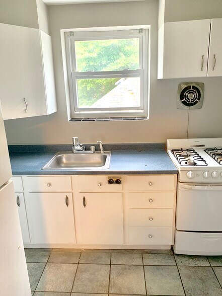 More Photos Of 111 E Uhler Ave, Alexandria Apartments For Sale