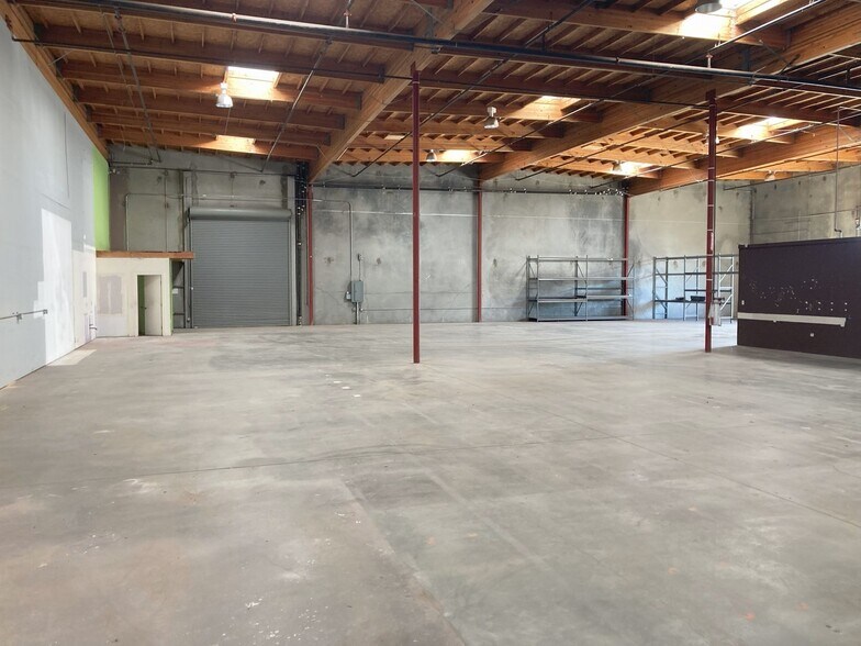 More Photos Of 1000 Quesada Ave, San Francisco Warehouse For Lease