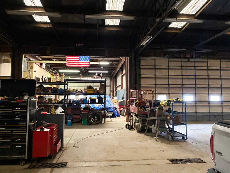 More Photos Of 331 Elliot St, West Chicago Warehouse For Sale