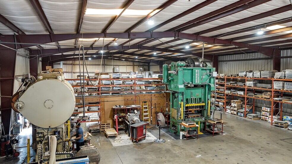 More Photos Of 2005 60th Pl E, Bradenton Industrial For Sale