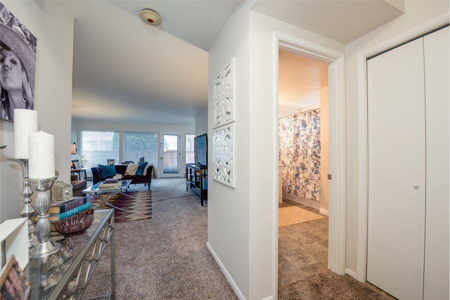 More Photos Of 324 6th Ave S, Kirkland Apartments For Sale