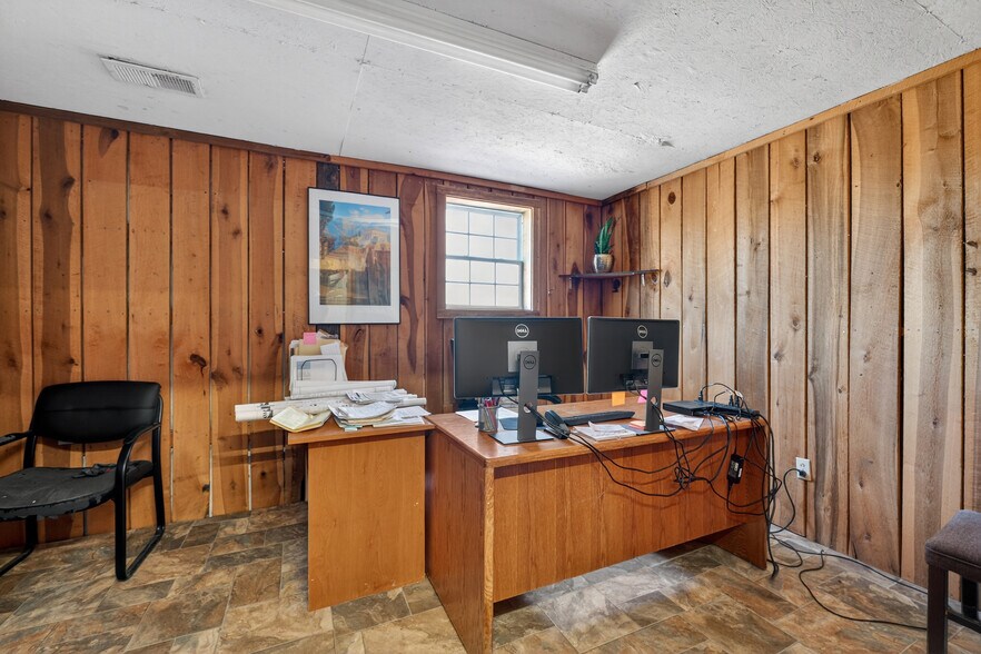 More Photos Of 2668 Huntsville Hwy, Fayetteville General Retail For Sale