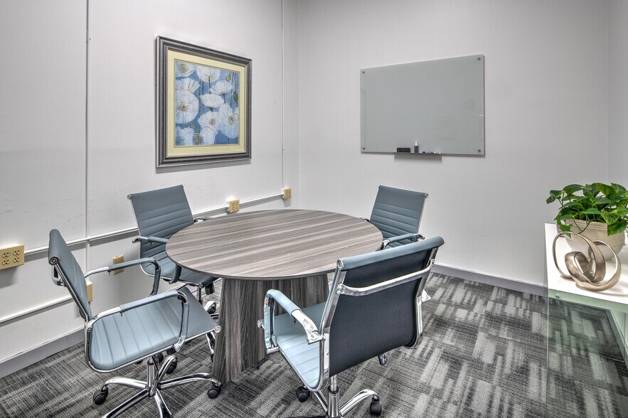 More Photos Of 2265 116th Ave NE, Bellevue Office For Lease