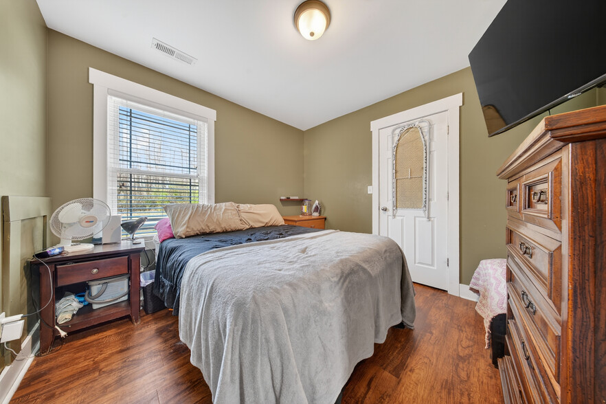 More Photos Of 615 S 2nd St, Central City Specialty For Sale