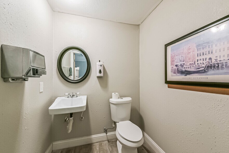 More Photos Of 1270 CR 2293, Cleveland Assisted Living For Sale