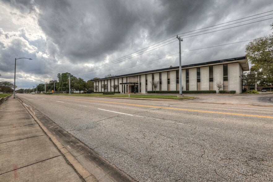 More Photos Of 1115 Gemini St, Houston Loft Creative Space For Lease