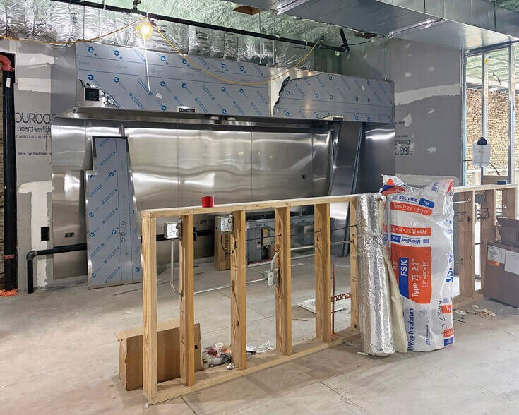 More Photos Of 101-105 W State St, Geneva Restaurant For Lease