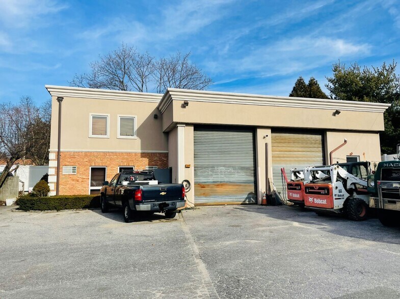 More Photos Of 110 Mineola Ave, Roslyn Heights Light Distribution For Sale