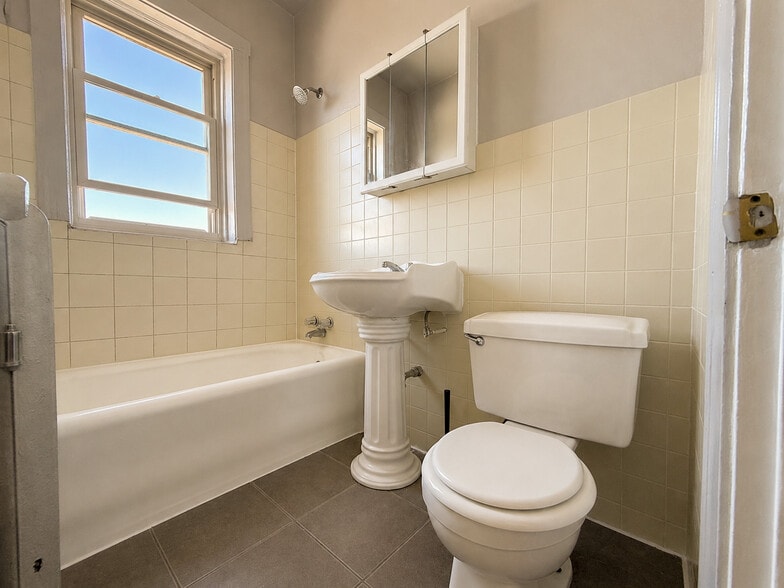 More Photos Of 7205 S. Bennett ave, Chicago Multifamily For Sale