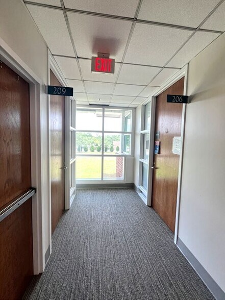 More Photos Of 11601 Iron Bridge Rd, Chester Medical For Lease
