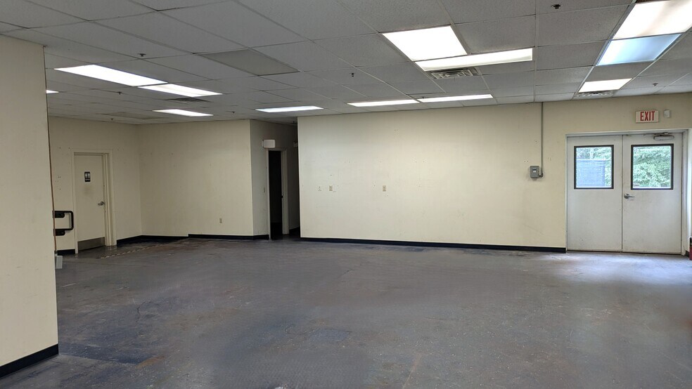 More Photos Of 77 Powder Mill Rd, Acton General Retail For Sale
