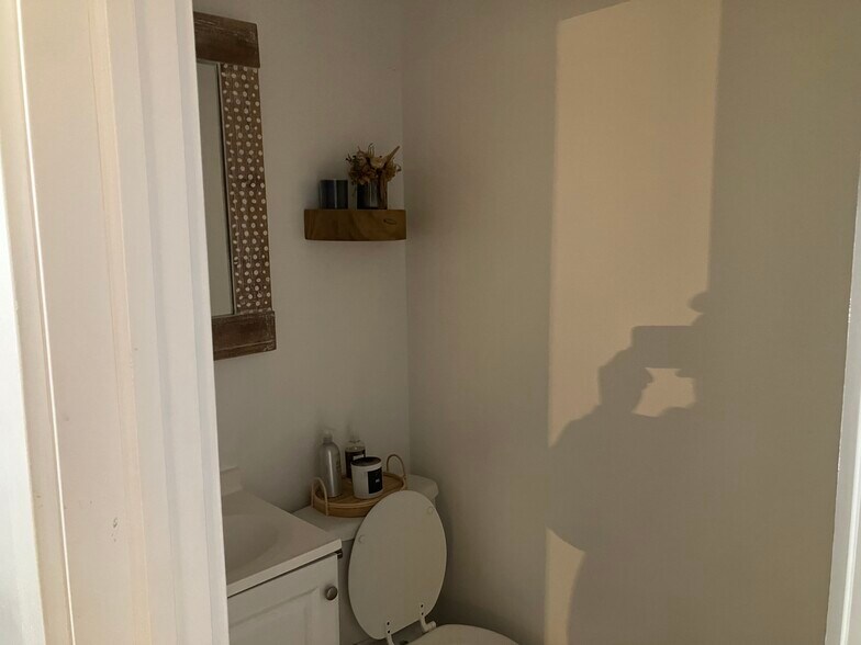 More Photos Of 5437 Penn Ave, Pittsburgh Storefront Retail Residential For Lease