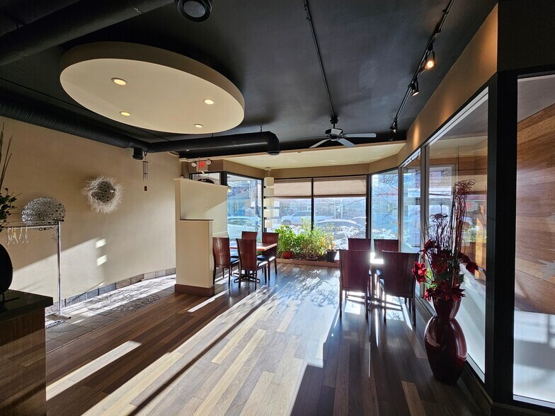 More Photos Of 3313 30 Av, Vernon Restaurant For Sale