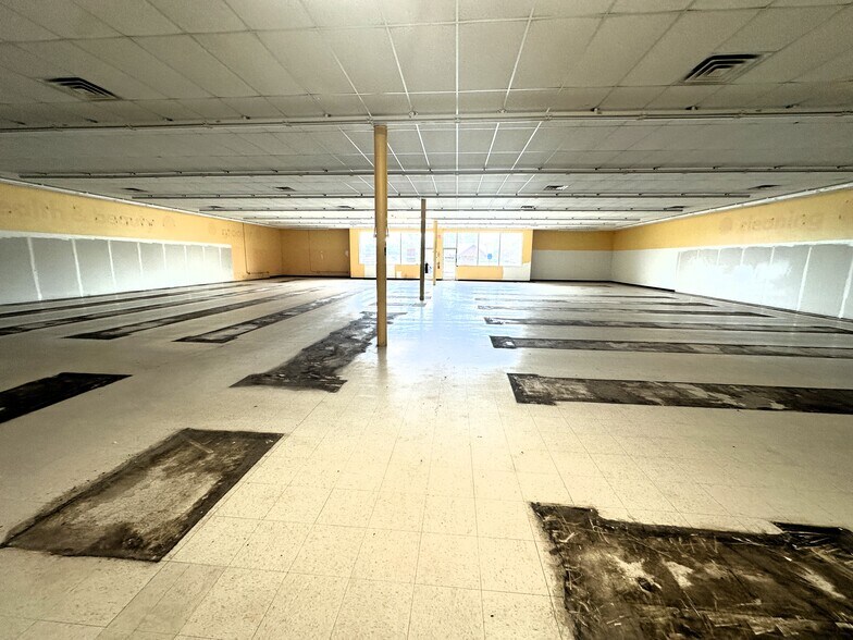 More Photos Of 3851-3859 N Huron Rd, Pinconning Freestanding For Sale