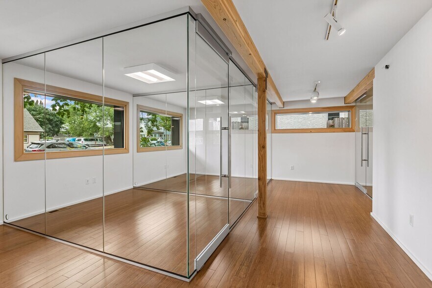 More Photos Of 901 NE 23rd Ave, Saint Anthony Office For Sale