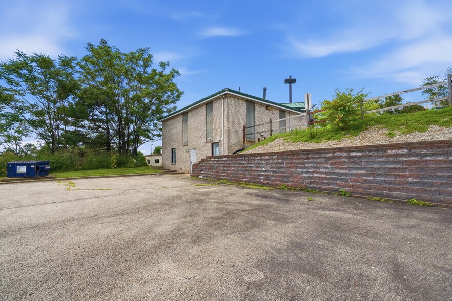 More Photos Of 2715 Mosside Blvd, Monroeville Freestanding For Sale