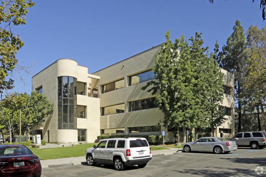 Primary Photo Of 2876 Sycamore Dr, Simi Valley Medical For Lease