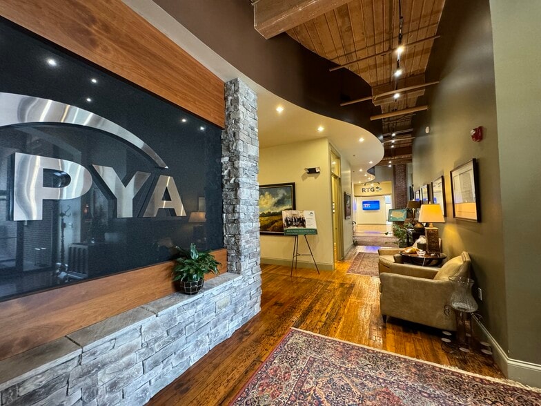 More Photos Of 2200-2300 Sutherland Ave, Knoxville Office For Lease