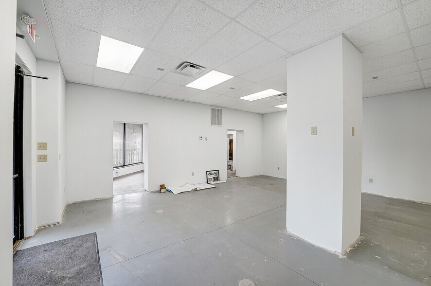 More Photos Of 53 E Market St, Germantown Restaurant For Sale