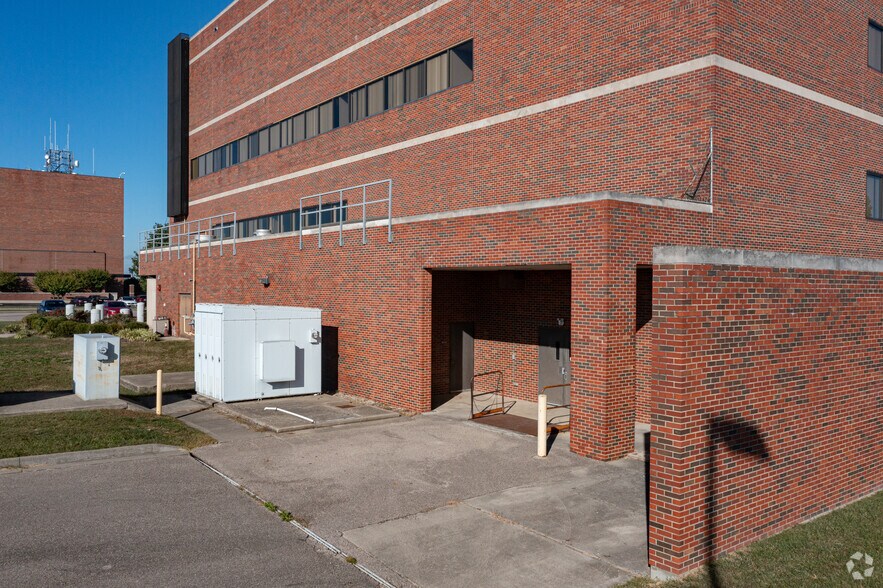 More Photos Of 480 Vantage Pt, Miamisburg Medical For Lease