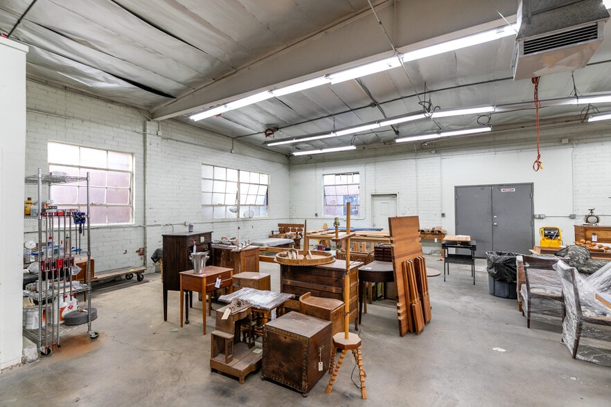 More Photos Of 3040 Rosslyn St, Los Angeles Warehouse For Lease