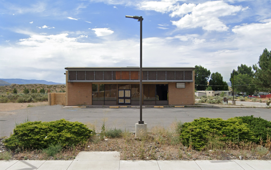 Primary Photo Of 8995 Lemmon Dr, Reno Convenience Store For Sale