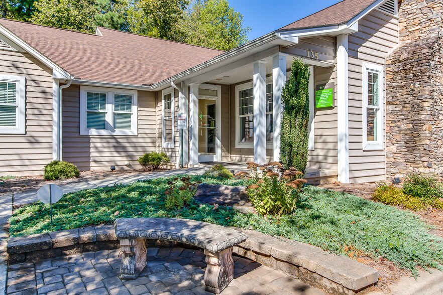 More Photos Of 135 Professional Park Dr, Seneca Healthcare For Lease