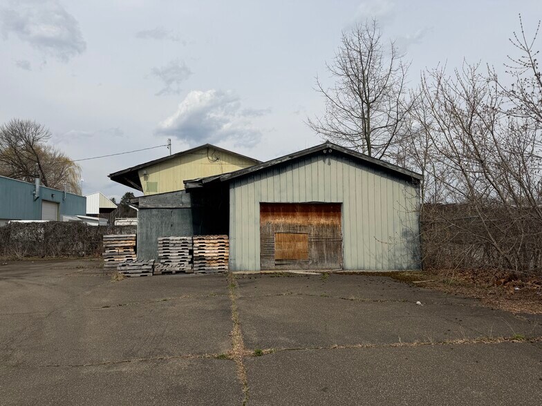 More Photos Of 55 N Main St, Hornell Distribution For Sale