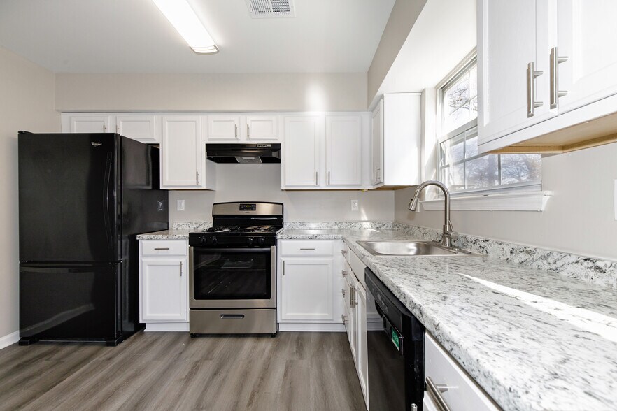 More Photos Of 133 Aberdeen Rd, Matawan Apartments For Sale