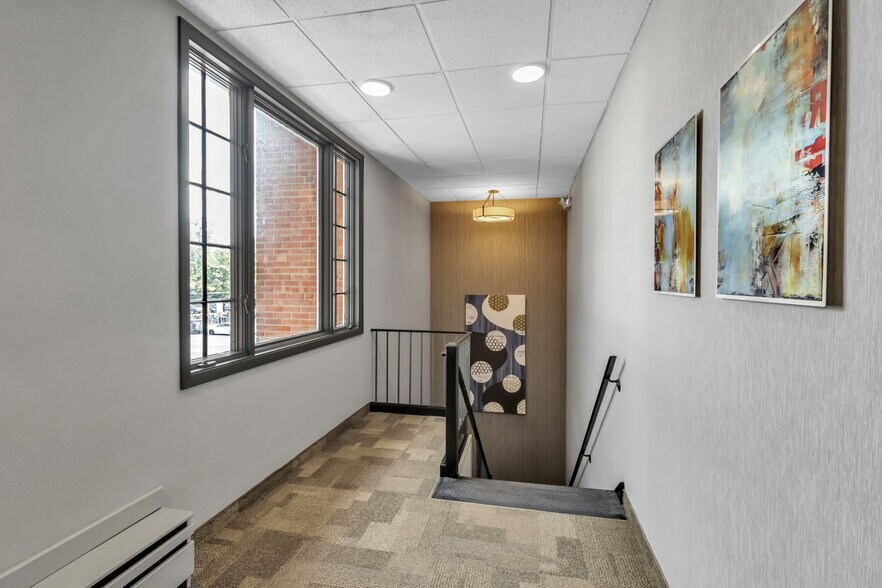 More Photos Of 5586 Main St, Williamsville Office For Lease
