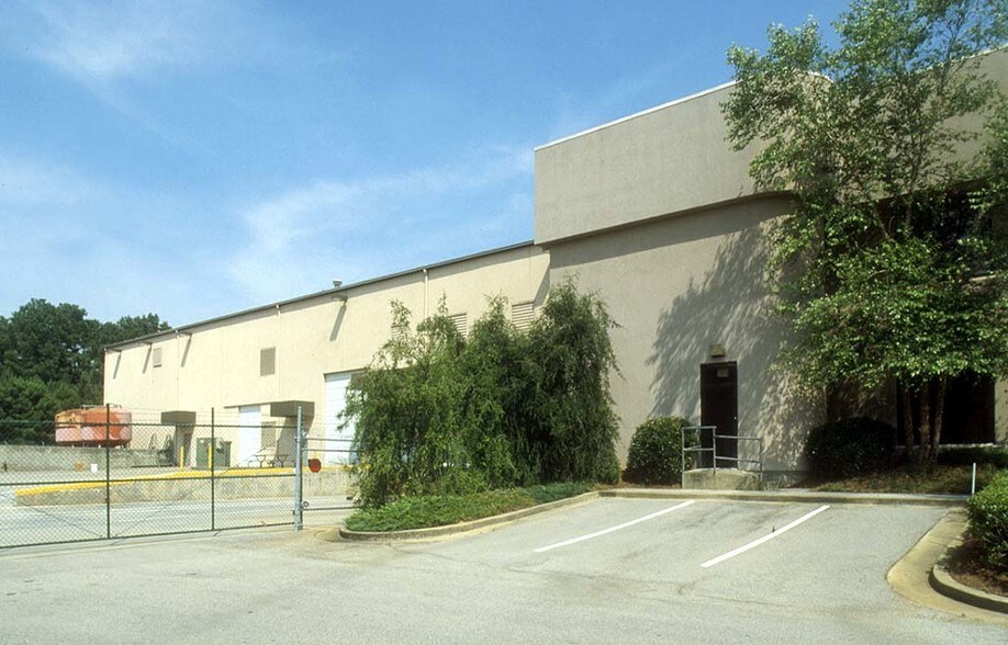 More Photos Of 1025 Progress Cir, Lawrenceville Distribution For Sale