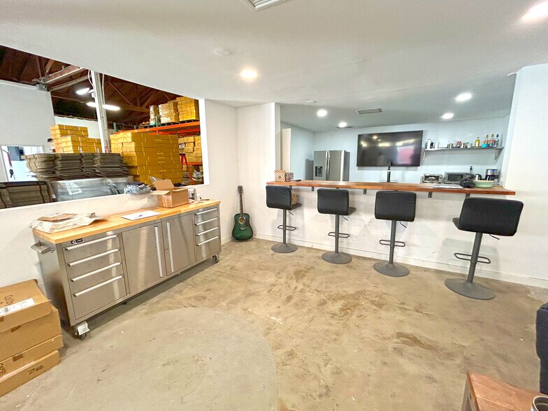 More Photos Of 130 Los Aguajes Ave, Santa Barbara Warehouse For Sale