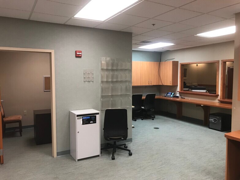 More Photos Of 1600 Sixth Ave, York Medical For Lease